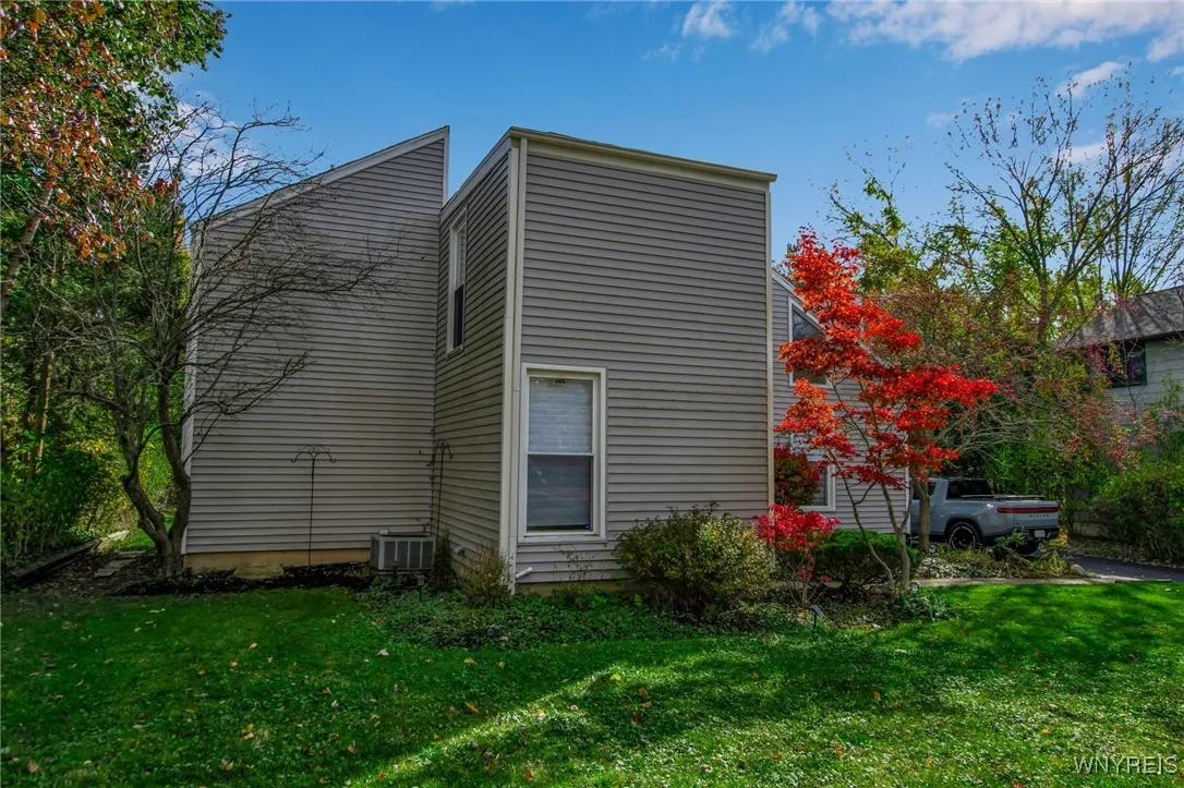 10 Woodmoor Circle, Amherst, New York 14051, Amherst, New York 14051, 3 Bedrooms Bedrooms, 8 Rooms Rooms,1 BathroomBathrooms,Residential,For Sale,10 Woodmoor Circle, Amherst, New York 14051,0,B1646278