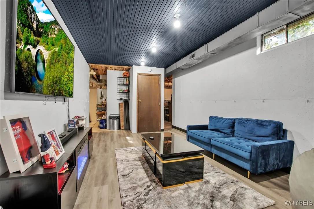 10 Woodmoor Circle, Amherst, New York 14051, Amherst, New York 14051, 3 Bedrooms Bedrooms, 8 Rooms Rooms,1 BathroomBathrooms,Residential,For Sale,10 Woodmoor Circle, Amherst, New York 14051,0,B1646278