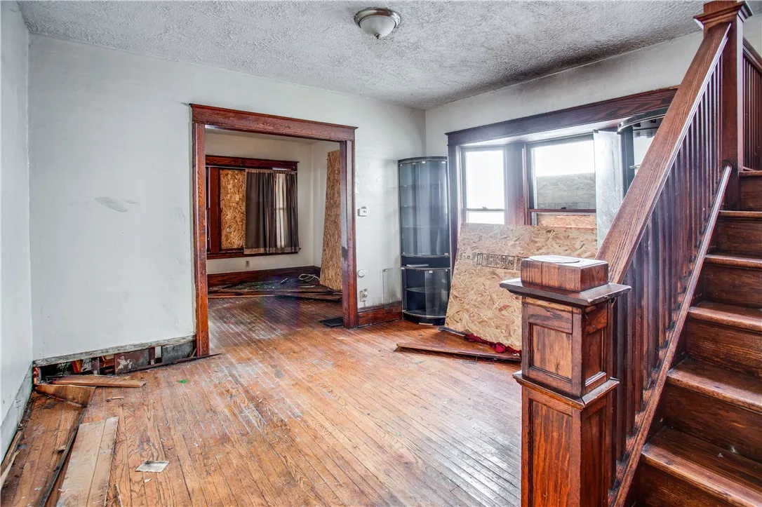 46-48 Colvin Street, Rochester, New York 14611, Rochester, New York 14611, 6 Bedrooms Bedrooms, ,2 BathroomsBathrooms,Residential,For Sale,46-48 Colvin Street, Rochester, New York 14611,0,R1645329