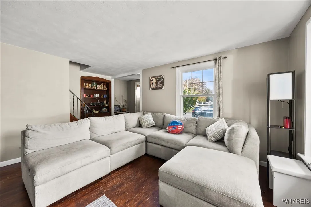 941 Walck Road, North Tonawanda, New York 14120, North Tonawanda, New York 14120, 4 Bedrooms Bedrooms, 6 Rooms Rooms,1 BathroomBathrooms,Residential,For Sale,941 Walck Road, North Tonawanda, New York 14120,0,B1646416