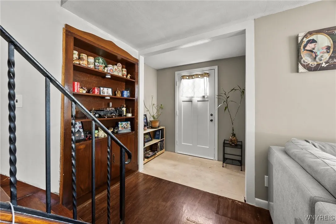 941 Walck Road, North Tonawanda, New York 14120, North Tonawanda, New York 14120, 4 Bedrooms Bedrooms, 6 Rooms Rooms,1 BathroomBathrooms,Residential,For Sale,941 Walck Road, North Tonawanda, New York 14120,0,B1646416