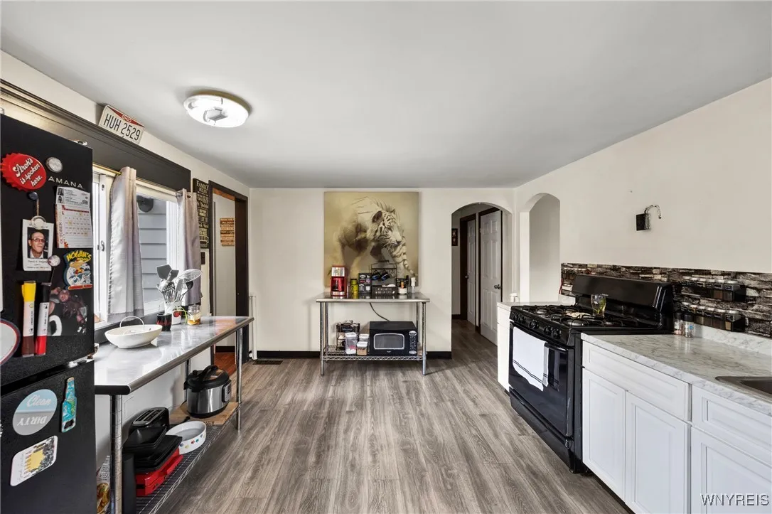941 Walck Road, North Tonawanda, New York 14120, North Tonawanda, New York 14120, 4 Bedrooms Bedrooms, 6 Rooms Rooms,1 BathroomBathrooms,Residential,For Sale,941 Walck Road, North Tonawanda, New York 14120,0,B1646416