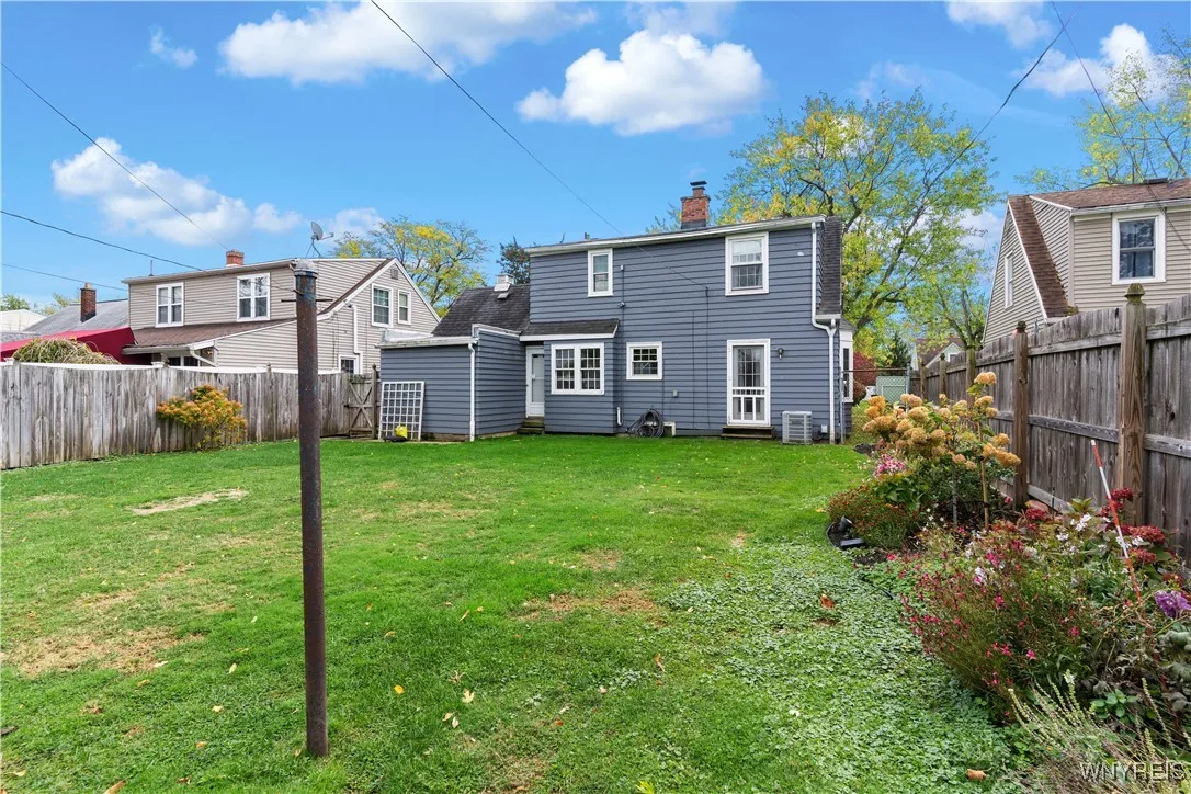 242 Northwood Drive, Tonawanda, New York 14223, Tonawanda, New York 14223, 2 Bedrooms Bedrooms, 5 Rooms Rooms,1 BathroomBathrooms,Residential,Closed,242 Northwood Drive, Tonawanda, New York 14223,0,B1646396