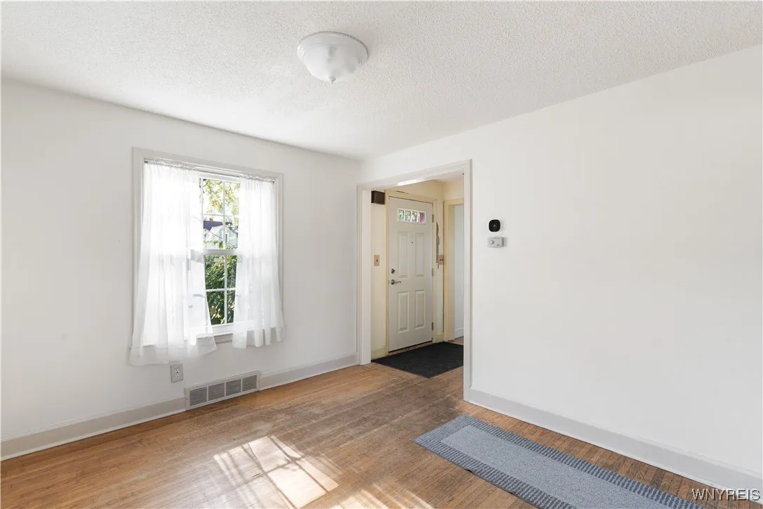 242 Northwood Drive, Tonawanda, New York 14223, Tonawanda, New York 14223, 2 Bedrooms Bedrooms, 5 Rooms Rooms,1 BathroomBathrooms,Residential,Closed,242 Northwood Drive, Tonawanda, New York 14223,0,B1646396