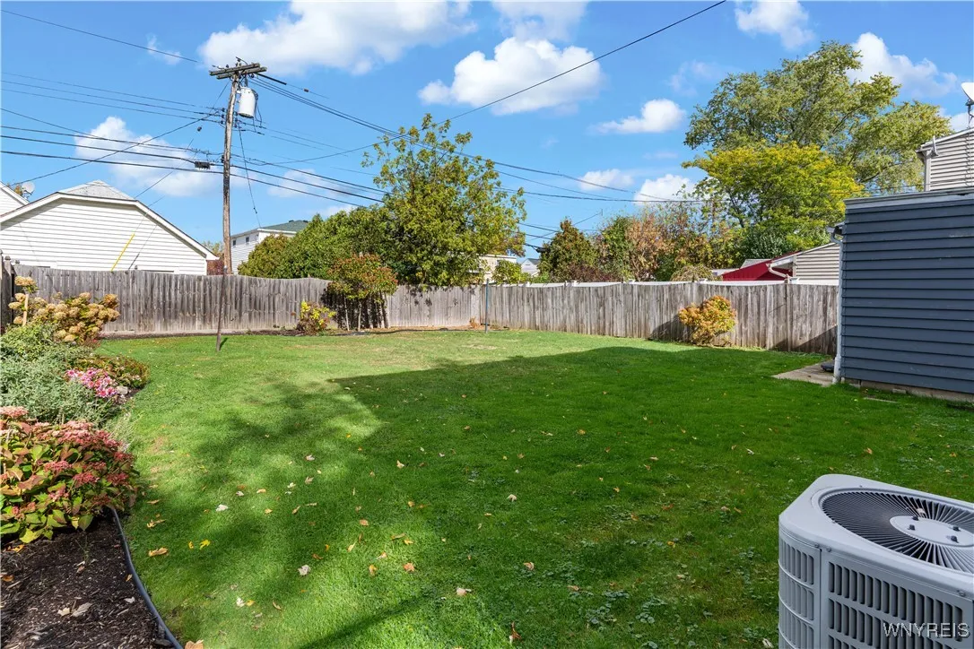 242 Northwood Drive, Tonawanda, New York 14223, Tonawanda, New York 14223, 2 Bedrooms Bedrooms, 5 Rooms Rooms,1 BathroomBathrooms,Residential,Closed,242 Northwood Drive, Tonawanda, New York 14223,0,B1646396
