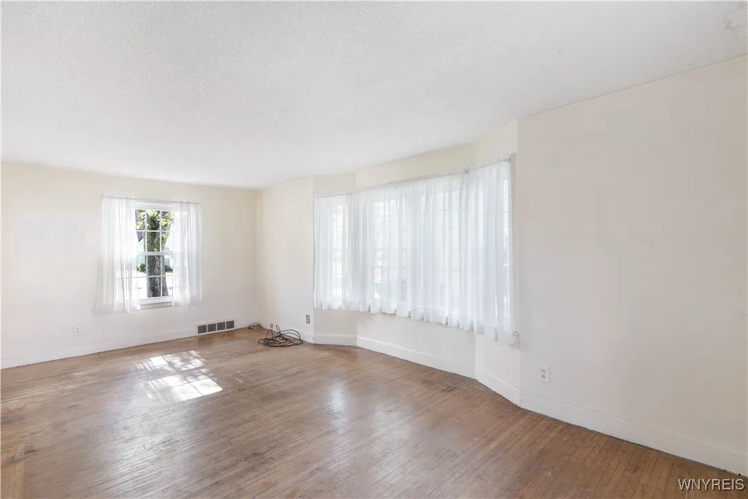 242 Northwood Drive, Tonawanda, New York 14223, Tonawanda, New York 14223, 2 Bedrooms Bedrooms, 5 Rooms Rooms,1 BathroomBathrooms,Residential,Closed,242 Northwood Drive, Tonawanda, New York 14223,0,B1646396