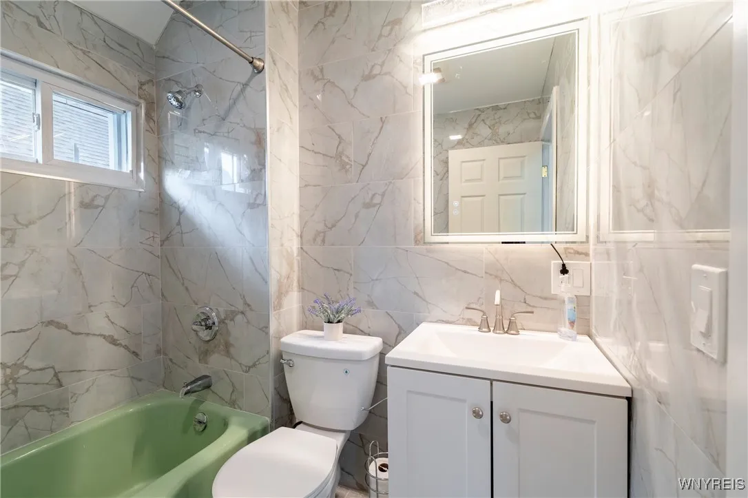 15 Montcalm Street, Buffalo, New York 14214, Buffalo, New York 14214, 4 Bedrooms Bedrooms, 7 Rooms Rooms,1 BathroomBathrooms,Residential,For Sale,15 Montcalm Street, Buffalo, New York 14214,0,B1646561