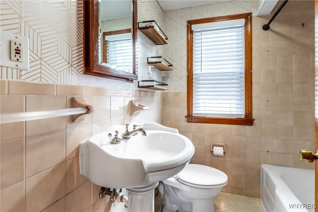 55 Cornell Avenue, Amherst, New York 14226, Amherst, New York 14226, 3 Bedrooms Bedrooms, 5 Rooms Rooms,2 BathroomsBathrooms,Residential,For Sale,55 Cornell Avenue, Amherst, New York 14226,0,B1645826 55 Cornell Avenue, Amherst, New York 14226, Amherst, New York 14226, 3 Bedrooms Bedrooms, 5 Rooms Rooms,2 BathroomsBathrooms,Residential,For Sale,55 Cornell Avenue, Amherst, New York 14226,0,B1645826