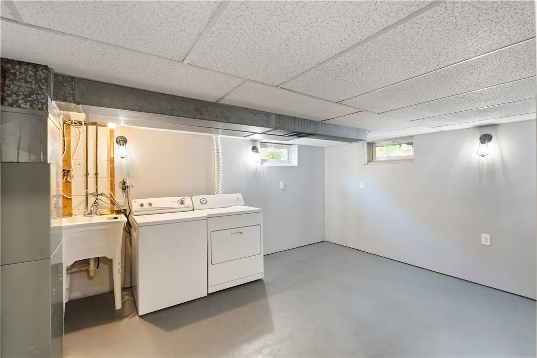 802 Klem Road, Webster, New York 14580, Webster, New York 14580, 3 Bedrooms Bedrooms, 7 Rooms Rooms,2 BathroomsBathrooms,Residential,For Sale,802 Klem Road, Webster, New York 14580,0,R1645308