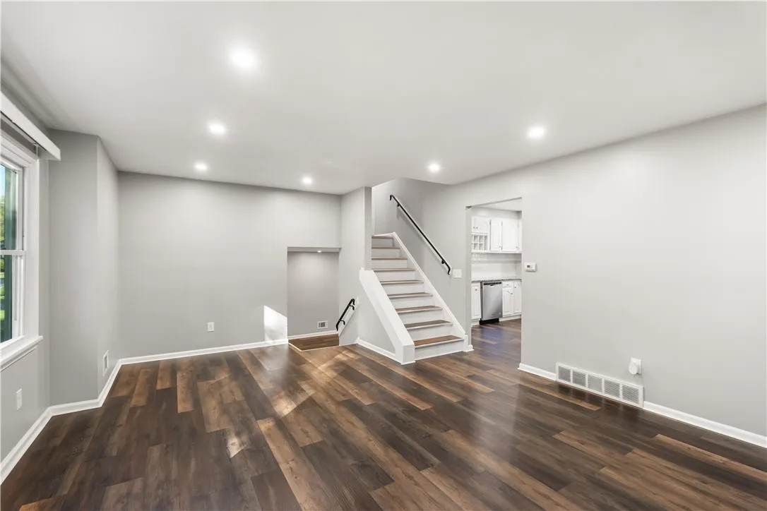 802 Klem Road, Webster, New York 14580, Webster, New York 14580, 3 Bedrooms Bedrooms, 7 Rooms Rooms,2 BathroomsBathrooms,Residential,For Sale,802 Klem Road, Webster, New York 14580,0,R1645308