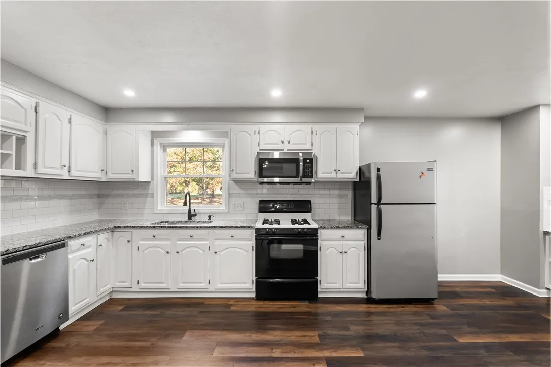 802 Klem Road, Webster, New York 14580, Webster, New York 14580, 3 Bedrooms Bedrooms, 7 Rooms Rooms,2 BathroomsBathrooms,Residential,For Sale,802 Klem Road, Webster, New York 14580,0,R1645308