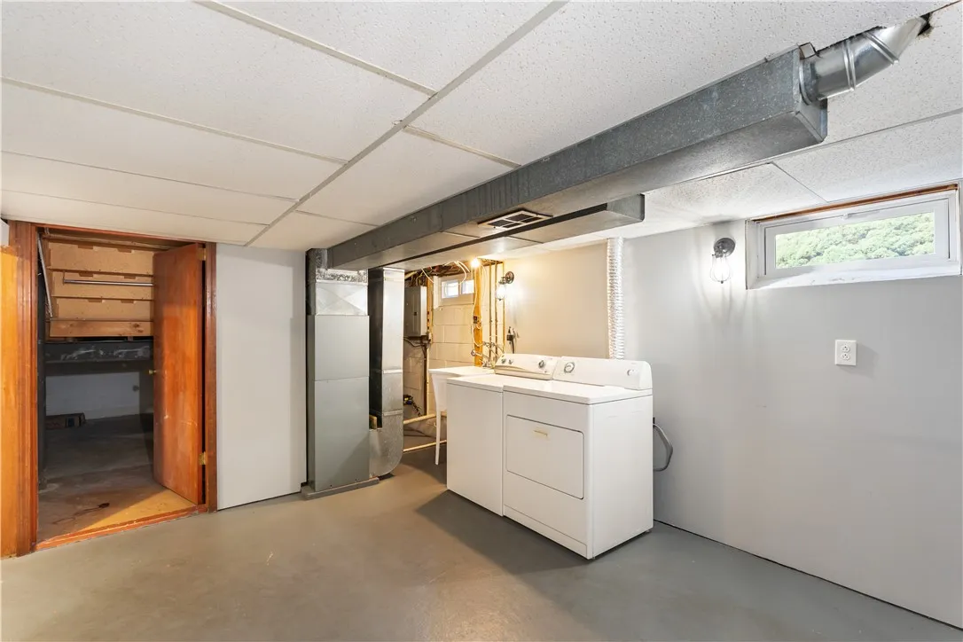 802 Klem Road, Webster, New York 14580, Webster, New York 14580, 3 Bedrooms Bedrooms, 7 Rooms Rooms,2 BathroomsBathrooms,Residential,For Sale,802 Klem Road, Webster, New York 14580,0,R1645308