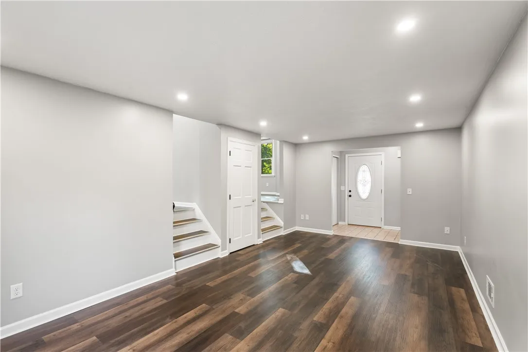 802 Klem Road, Webster, New York 14580, Webster, New York 14580, 3 Bedrooms Bedrooms, 7 Rooms Rooms,2 BathroomsBathrooms,Residential,For Sale,802 Klem Road, Webster, New York 14580,0,R1645308