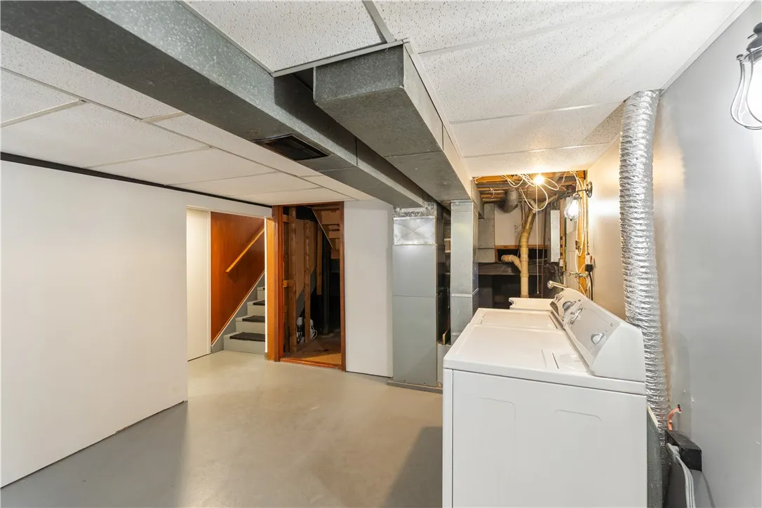 802 Klem Road, Webster, New York 14580, Webster, New York 14580, 3 Bedrooms Bedrooms, 7 Rooms Rooms,2 BathroomsBathrooms,Residential,For Sale,802 Klem Road, Webster, New York 14580,0,R1645308