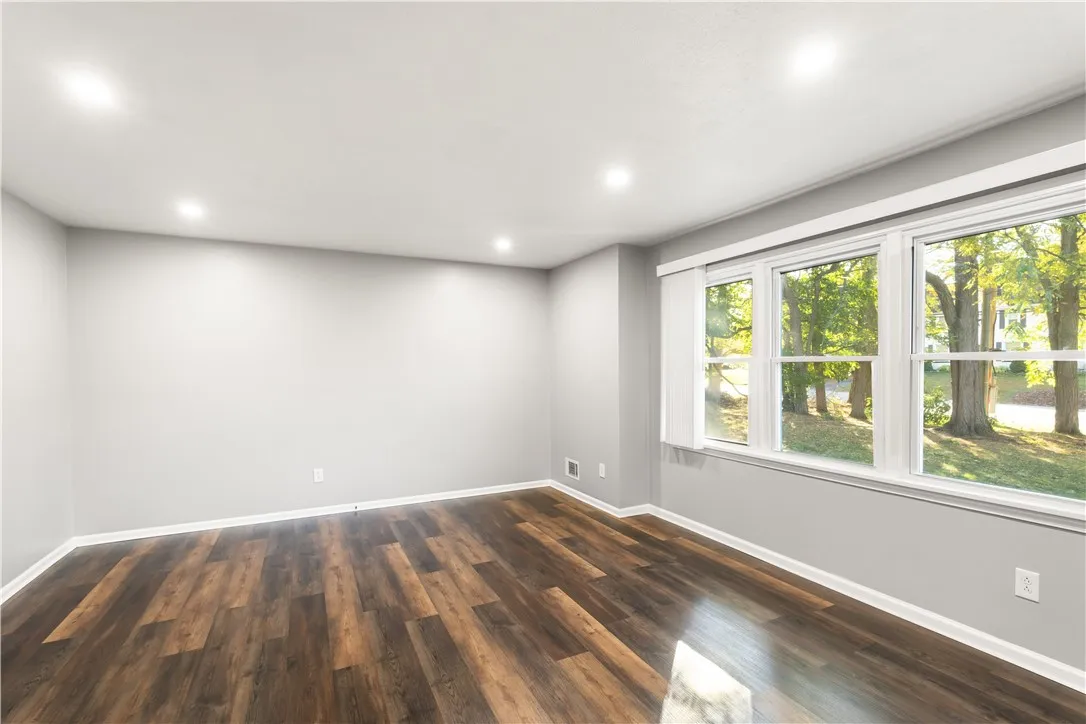 802 Klem Road, Webster, New York 14580, Webster, New York 14580, 3 Bedrooms Bedrooms, 7 Rooms Rooms,2 BathroomsBathrooms,Residential,For Sale,802 Klem Road, Webster, New York 14580,0,R1645308