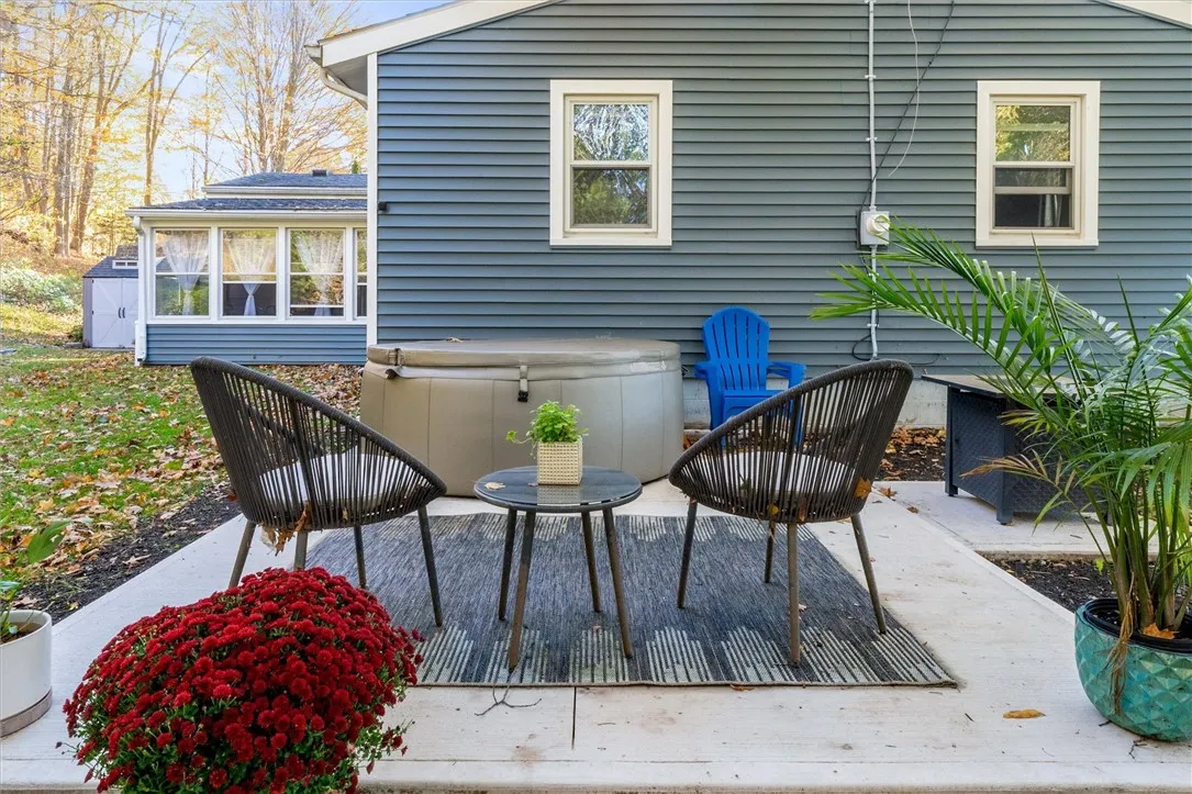 203 County Road 7, Manchester, New York 14432, Manchester, New York 14432, 2 Bedrooms Bedrooms, 6 Rooms Rooms,1 BathroomBathrooms,Residential,For Sale,203 County Road 7, Manchester, New York 14432,0,R1646496