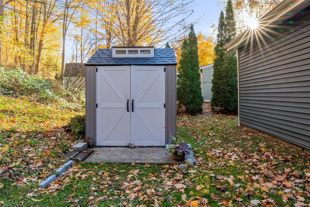 203 County Road 7, Manchester, New York 14432, Manchester, New York 14432, 2 Bedrooms Bedrooms, 6 Rooms Rooms,1 BathroomBathrooms,Residential,For Sale,203 County Road 7, Manchester, New York 14432,0,R1646496