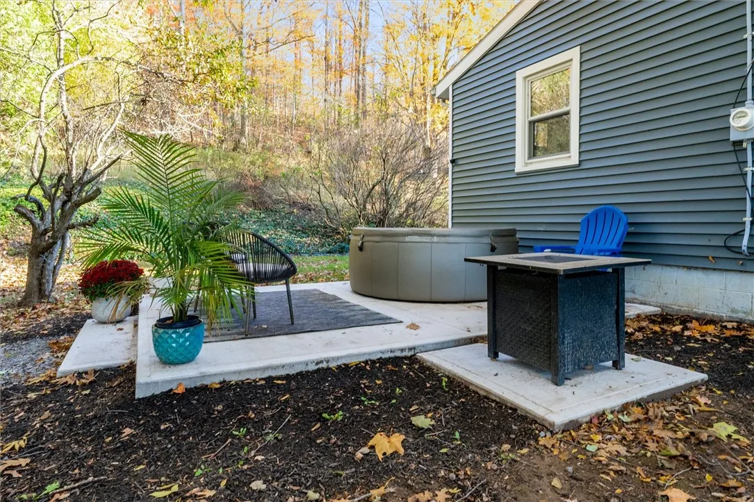 203 County Road 7, Manchester, New York 14432, Manchester, New York 14432, 2 Bedrooms Bedrooms, 6 Rooms Rooms,1 BathroomBathrooms,Residential,For Sale,203 County Road 7, Manchester, New York 14432,0,R1646496