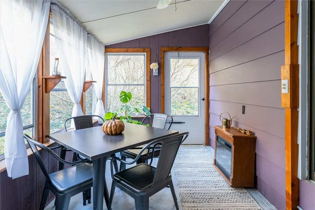 203 County Road 7, Manchester, New York 14432, Manchester, New York 14432, 2 Bedrooms Bedrooms, 6 Rooms Rooms,1 BathroomBathrooms,Residential,For Sale,203 County Road 7, Manchester, New York 14432,0,R1646496