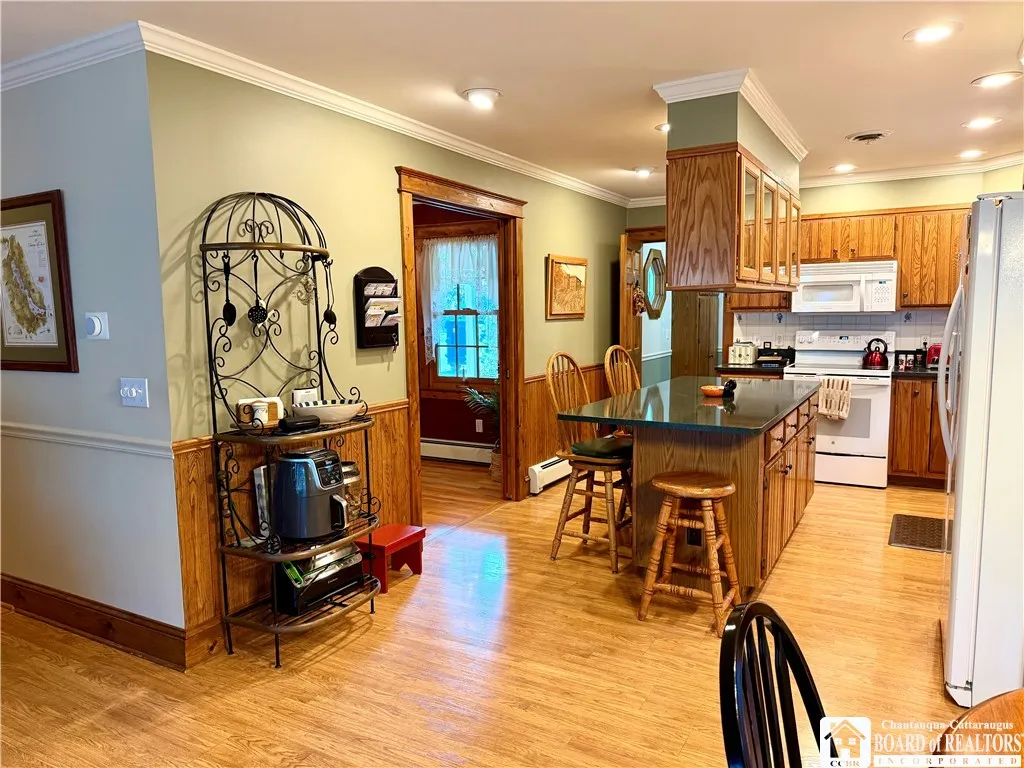 335 Chestnut Street, Pomfret, New York 14063, Pomfret, New York 14063, 3 Bedrooms Bedrooms, 12 Rooms Rooms,2 BathroomsBathrooms,Residential,For Sale,335 Chestnut Street, Pomfret, New York 14063,0,R1646606