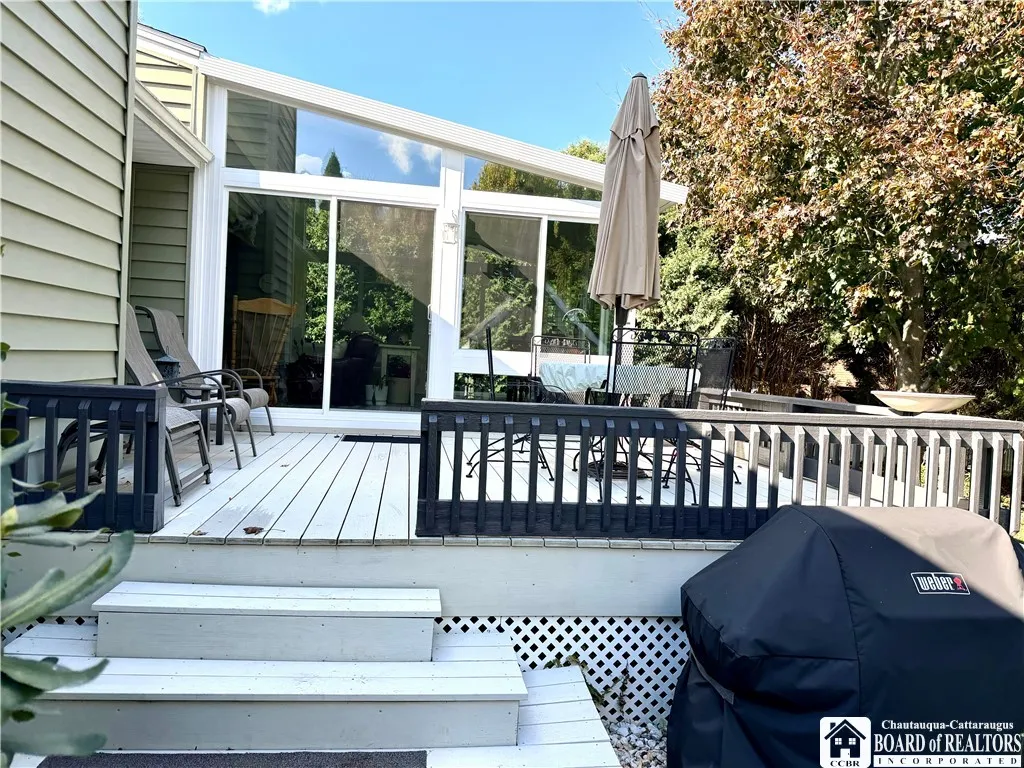 335 Chestnut Street, Pomfret, New York 14063, Pomfret, New York 14063, 3 Bedrooms Bedrooms, 12 Rooms Rooms,2 BathroomsBathrooms,Residential,For Sale,335 Chestnut Street, Pomfret, New York 14063,0,R1646606