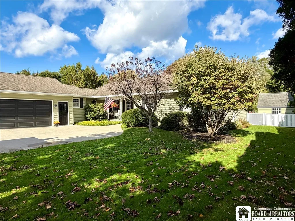 335 Chestnut Street, Pomfret, New York 14063, Pomfret, New York 14063, 3 Bedrooms Bedrooms, 12 Rooms Rooms,2 BathroomsBathrooms,Residential,For Sale,335 Chestnut Street, Pomfret, New York 14063,0,R1646606