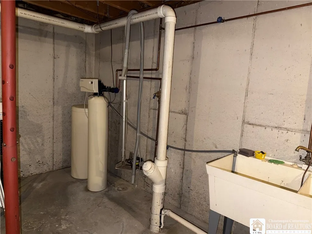 335 Chestnut Street, Pomfret, New York 14063, Pomfret, New York 14063, 3 Bedrooms Bedrooms, 12 Rooms Rooms,2 BathroomsBathrooms,Residential,For Sale,335 Chestnut Street, Pomfret, New York 14063,0,R1646606