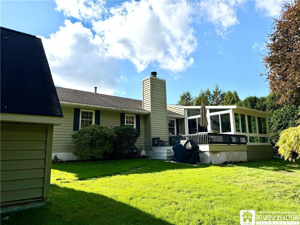 335 Chestnut Street, Pomfret, New York 14063, Pomfret, New York 14063, 3 Bedrooms Bedrooms, 12 Rooms Rooms,2 BathroomsBathrooms,Residential,For Sale,335 Chestnut Street, Pomfret, New York 14063,0,R1646606