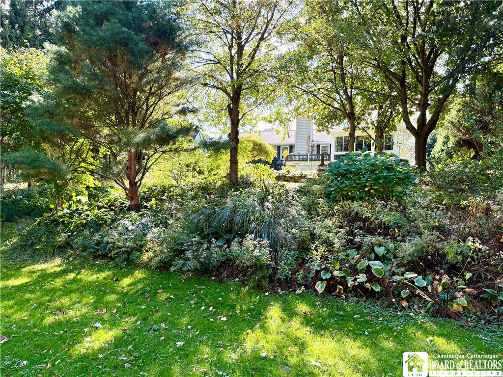 335 Chestnut Street, Pomfret, New York 14063, Pomfret, New York 14063, 3 Bedrooms Bedrooms, 12 Rooms Rooms,2 BathroomsBathrooms,Residential,For Sale,335 Chestnut Street, Pomfret, New York 14063,0,R1646606