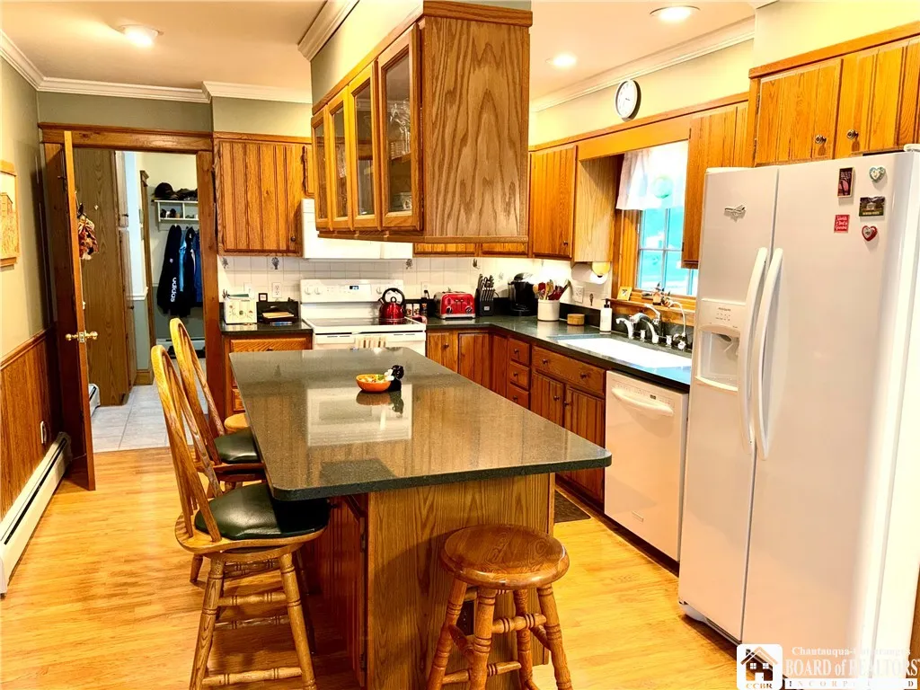 335 Chestnut Street, Pomfret, New York 14063, Pomfret, New York 14063, 3 Bedrooms Bedrooms, 12 Rooms Rooms,2 BathroomsBathrooms,Residential,For Sale,335 Chestnut Street, Pomfret, New York 14063,0,R1646606