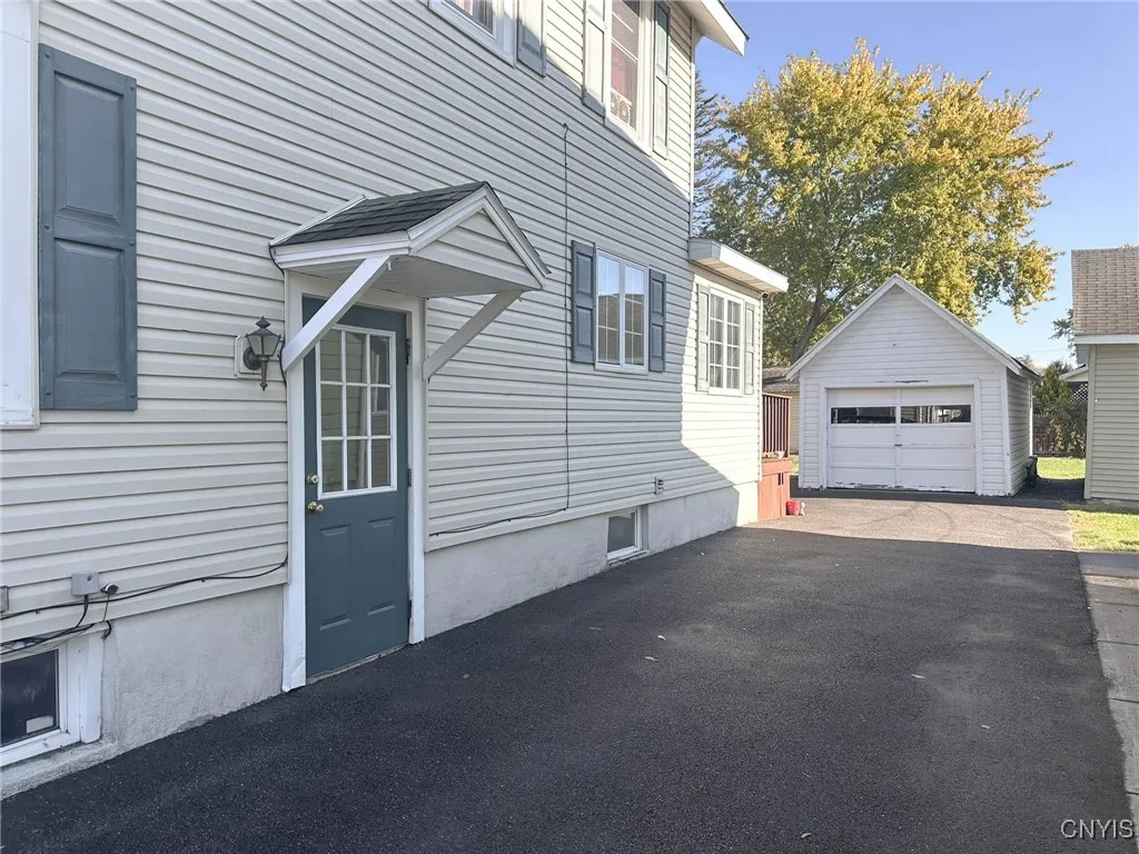 3 Glendale Place, Herkimer, New York 13350, Herkimer, New York 13350, 3 Bedrooms Bedrooms, 6 Rooms Rooms,1 BathroomBathrooms,Residential,For Sale,3 Glendale Place, Herkimer, New York 13350,0,S1646442