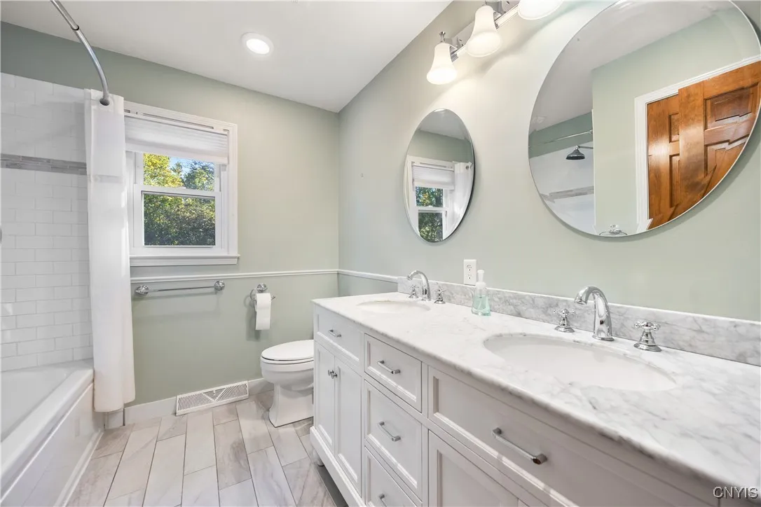 8178 Old Sunridge Drive, Manlius, New York 13104, Manlius, New York 13104, 4 Bedrooms Bedrooms, 11 Rooms Rooms,2 BathroomsBathrooms,Residential Lease,For Rent,8178 Old Sunridge Drive, Manlius, New York 13104,0,S1645807