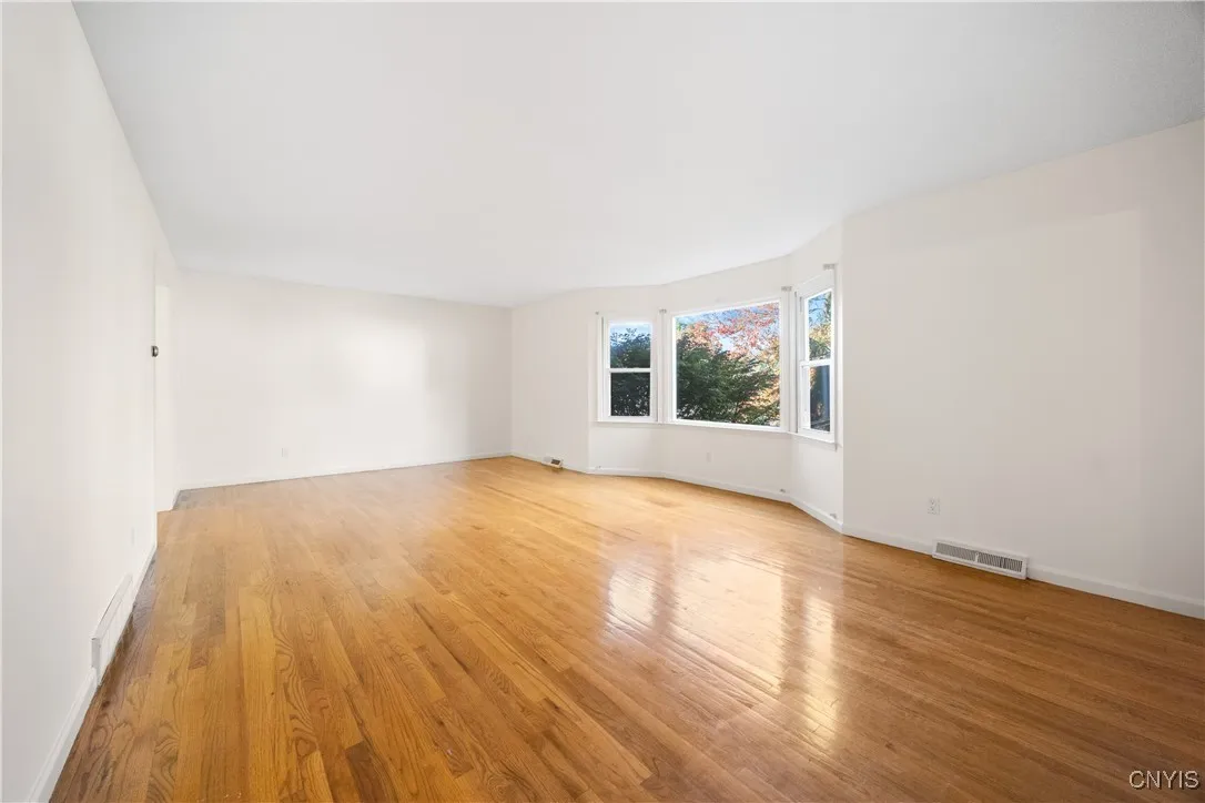 8178 Old Sunridge Drive, Manlius, New York 13104, Manlius, New York 13104, 4 Bedrooms Bedrooms, 11 Rooms Rooms,2 BathroomsBathrooms,Residential Lease,For Rent,8178 Old Sunridge Drive, Manlius, New York 13104,0,S1645807