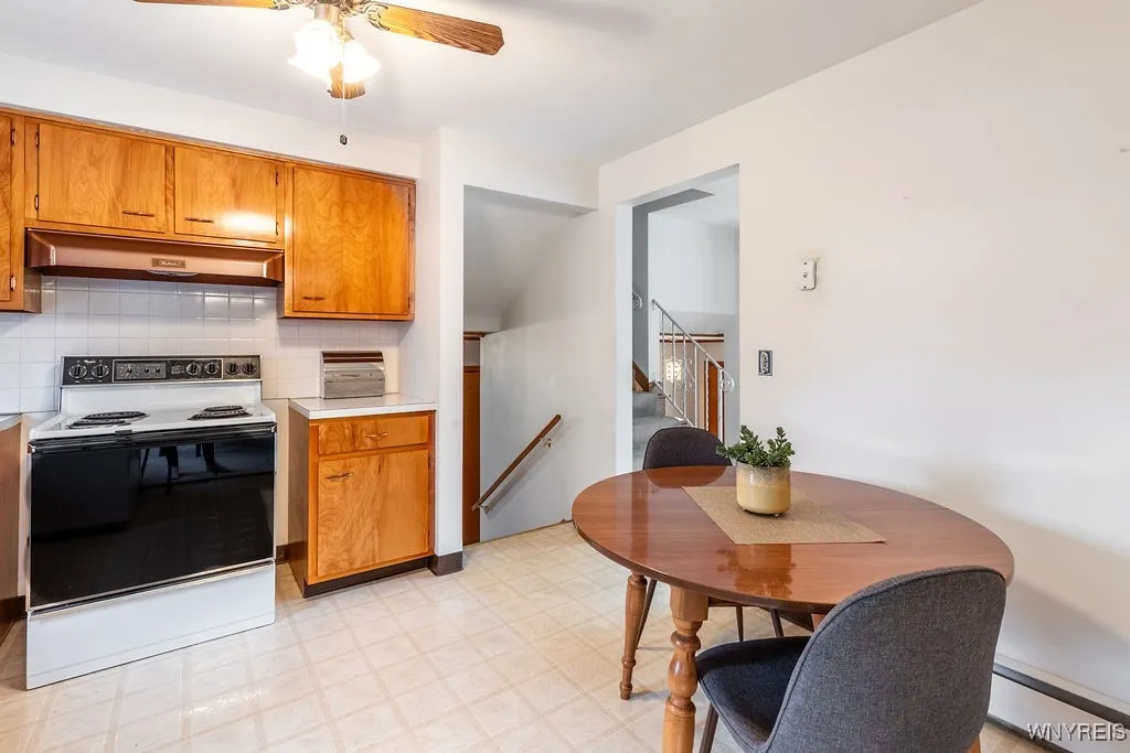 40 Maplegrove Avenue, Tonawanda, New York 14150, Tonawanda, New York 14150, 3 Bedrooms Bedrooms, 7 Rooms Rooms,1 BathroomBathrooms,Residential,For Sale,40 Maplegrove Avenue, Tonawanda, New York 14150,0,B1646649