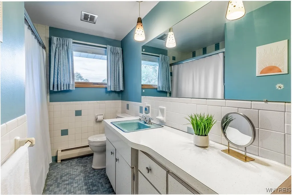 40 Maplegrove Avenue, Tonawanda, New York 14150, Tonawanda, New York 14150, 3 Bedrooms Bedrooms, 7 Rooms Rooms,1 BathroomBathrooms,Residential,For Sale,40 Maplegrove Avenue, Tonawanda, New York 14150,0,B1646649