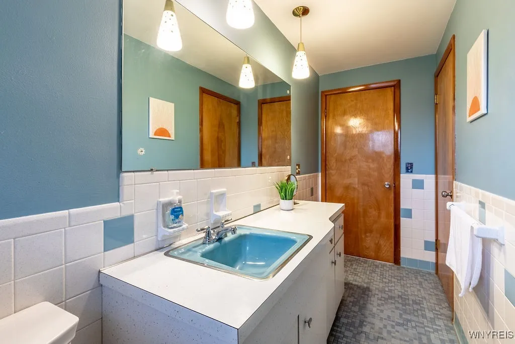 40 Maplegrove Avenue, Tonawanda, New York 14150, Tonawanda, New York 14150, 3 Bedrooms Bedrooms, 7 Rooms Rooms,1 BathroomBathrooms,Residential,For Sale,40 Maplegrove Avenue, Tonawanda, New York 14150,0,B1646649