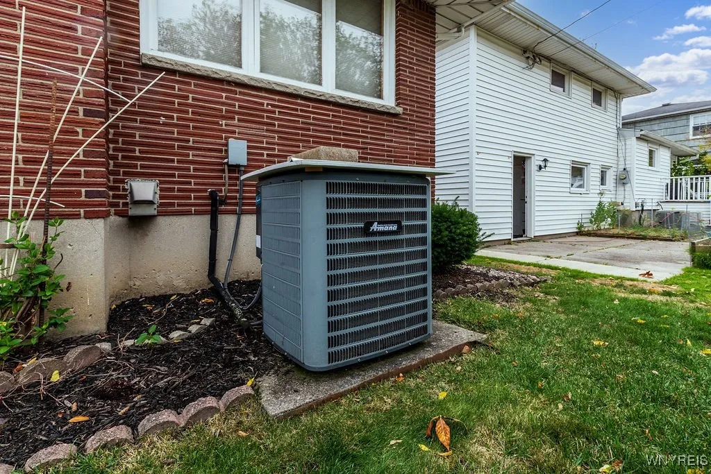 40 Maplegrove Avenue, Tonawanda, New York 14150, Tonawanda, New York 14150, 3 Bedrooms Bedrooms, 7 Rooms Rooms,1 BathroomBathrooms,Residential,For Sale,40 Maplegrove Avenue, Tonawanda, New York 14150,0,B1646649