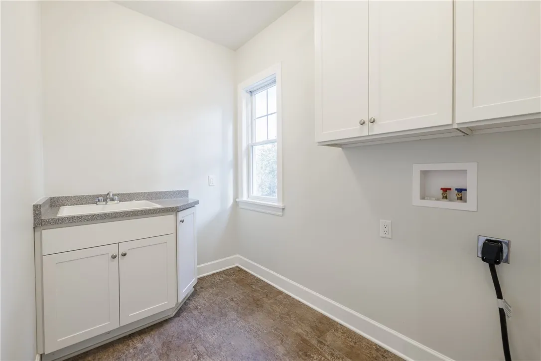 407 Newport Road, Irondequoit, New York 14622, Irondequoit, New York 14622, 3 Bedrooms Bedrooms, 7 Rooms Rooms,4 BathroomsBathrooms,Residential,For Sale,407 Newport Road, Irondequoit, New York 14622,0,R1646672