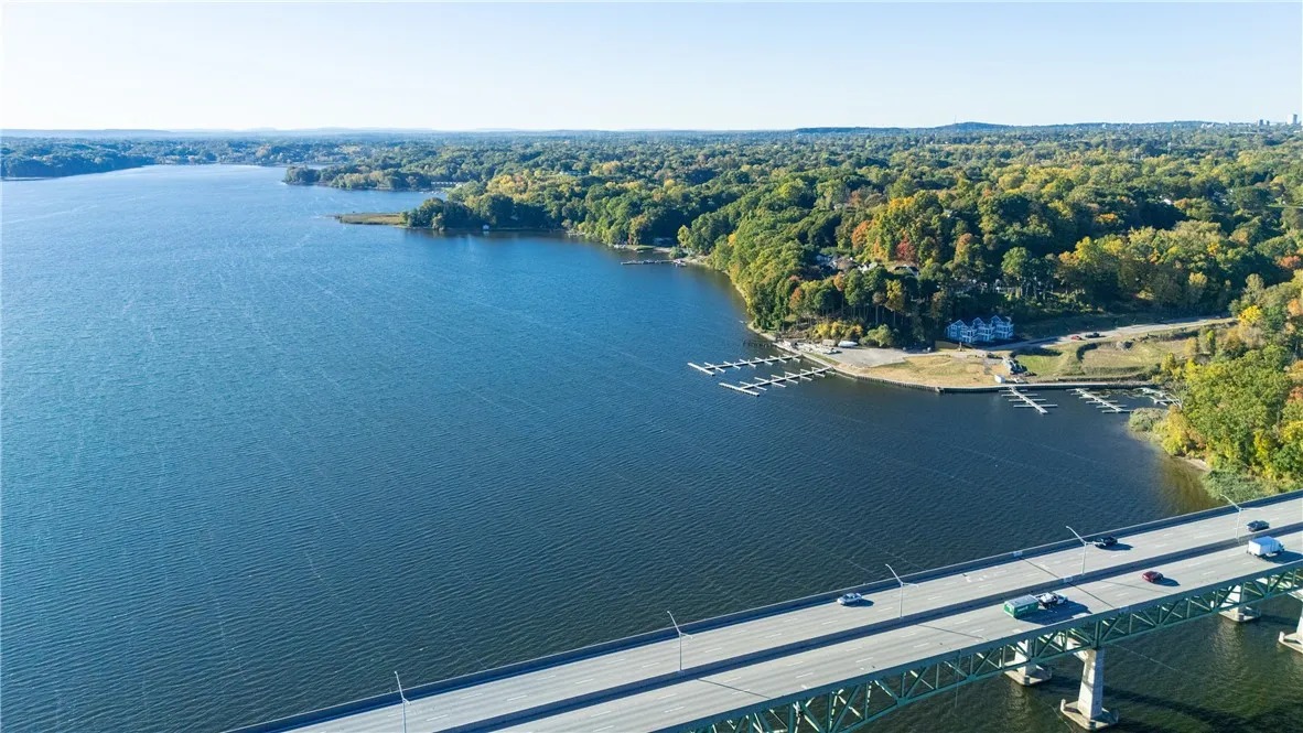 407 Newport Road, Irondequoit, New York 14622, Irondequoit, New York 14622, 3 Bedrooms Bedrooms, 7 Rooms Rooms,4 BathroomsBathrooms,Residential,For Sale,407 Newport Road, Irondequoit, New York 14622,0,R1646672