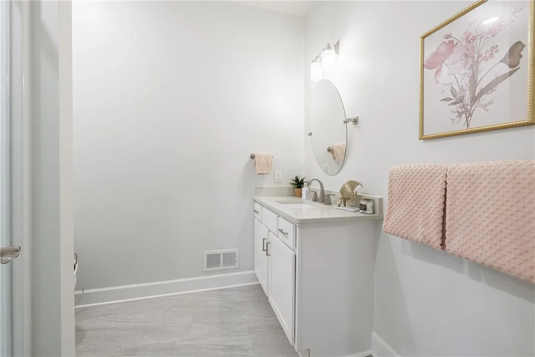 407 Newport Road, Irondequoit, New York 14622, Irondequoit, New York 14622, 3 Bedrooms Bedrooms, 7 Rooms Rooms,4 BathroomsBathrooms,Residential,For Sale,407 Newport Road, Irondequoit, New York 14622,0,R1646672