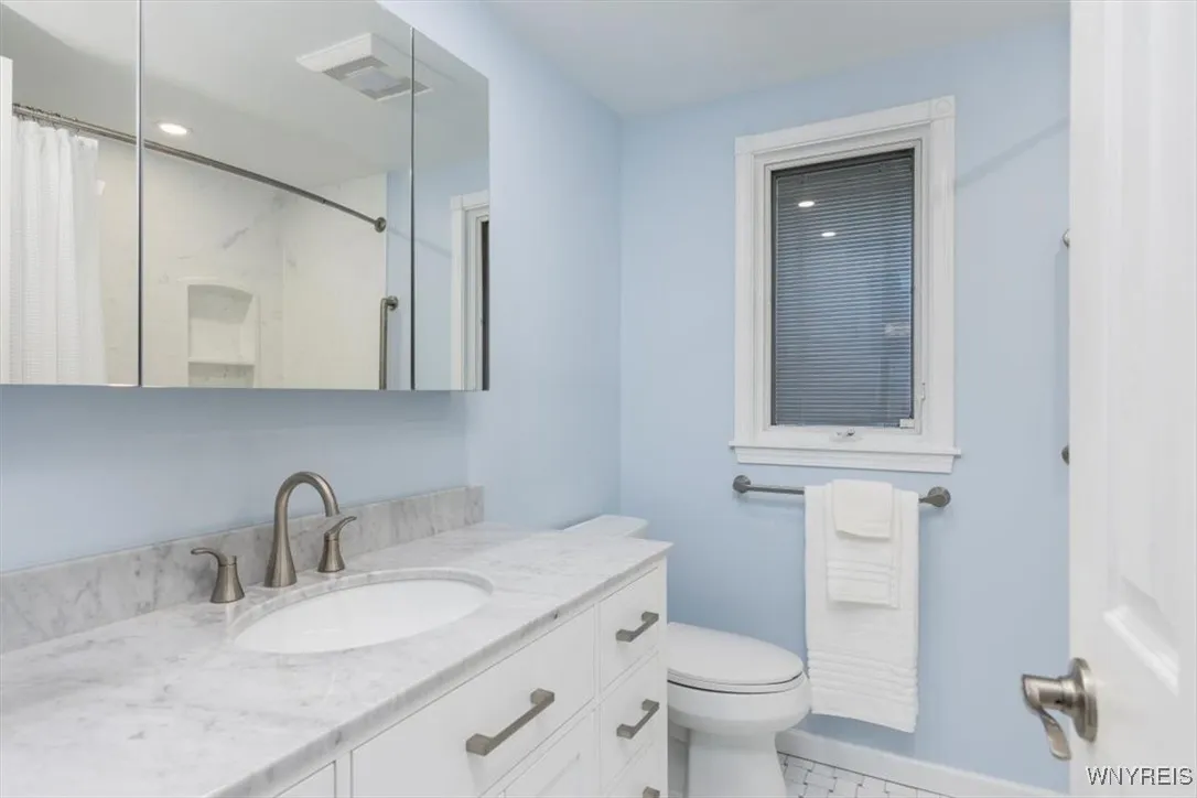 Newly updated (6/25) beautiful full second floor bath