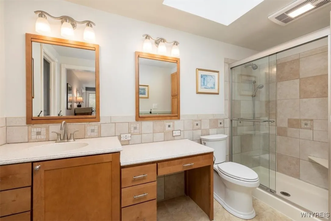 Updated primary bath, large and beautiful