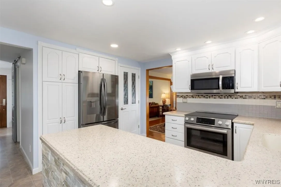 2 pantries - so much storage!
