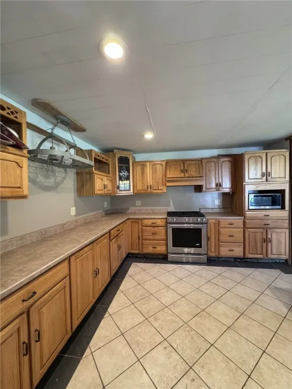 925 East Honeoye Street, Shinglehouse, Pennsylvani, Shinglehouse, Pennsylvania 16748, 4 Bedrooms Bedrooms, 11 Rooms Rooms,3 BathroomsBathrooms,Residential,For Sale,925 East Honeoye Street, Shinglehouse, Pennsylvani,0,R1645246