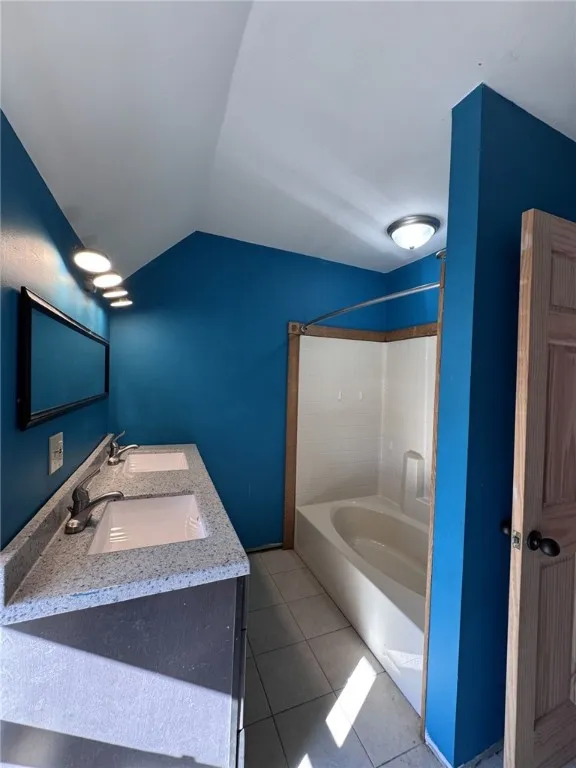925 East Honeoye Street, Shinglehouse, Pennsylvani, Shinglehouse, Pennsylvania 16748, 4 Bedrooms Bedrooms, 11 Rooms Rooms,3 BathroomsBathrooms,Residential,For Sale,925 East Honeoye Street, Shinglehouse, Pennsylvani,0,R1645246
