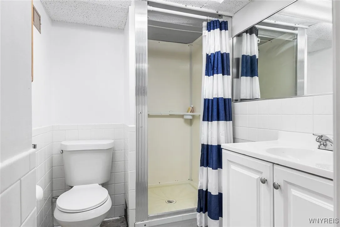 95 Fontaine Drive, Cheektowaga, New York 14215, Cheektowaga, New York 14215, 4 Bedrooms Bedrooms, 7 Rooms Rooms,2 BathroomsBathrooms,Residential,For Sale,95 Fontaine Drive, Cheektowaga, New York 14215,0,B1646524