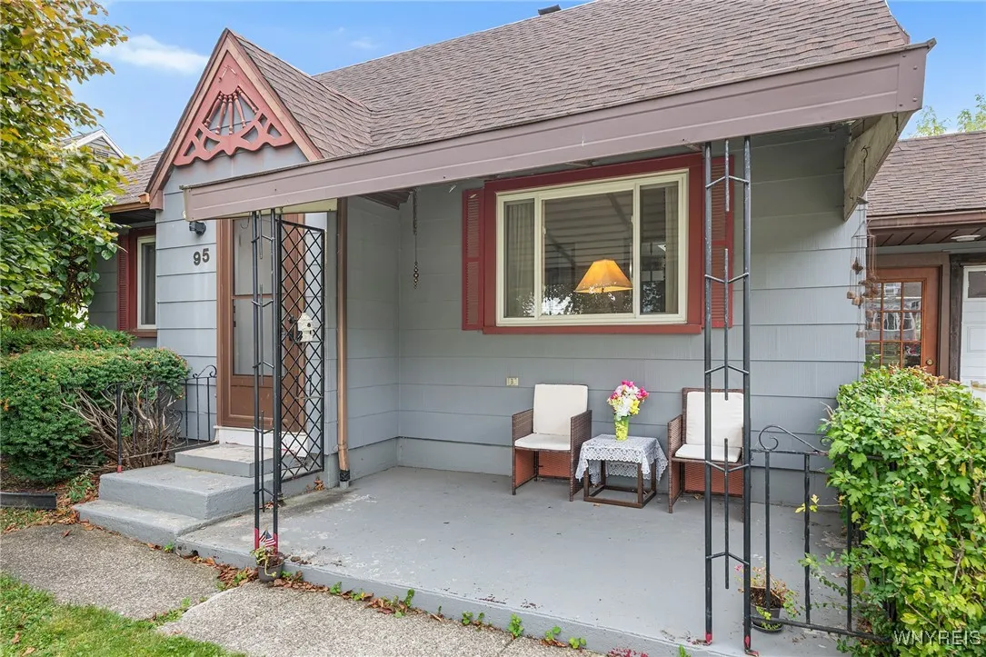 95 Fontaine Drive, Cheektowaga, New York 14215, Cheektowaga, New York 14215, 4 Bedrooms Bedrooms, 7 Rooms Rooms,2 BathroomsBathrooms,Residential,For Sale,95 Fontaine Drive, Cheektowaga, New York 14215,0,B1646524