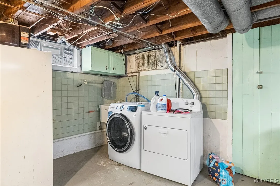 95 Fontaine Drive, Cheektowaga, New York 14215, Cheektowaga, New York 14215, 4 Bedrooms Bedrooms, 7 Rooms Rooms,2 BathroomsBathrooms,Residential,For Sale,95 Fontaine Drive, Cheektowaga, New York 14215,0,B1646524