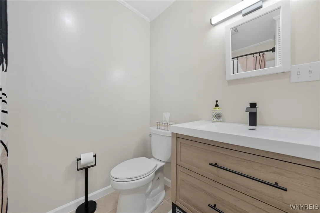 2155 Lakeview Road, Hamburg, New York 14085, Hamburg, New York 14085, 3 Bedrooms Bedrooms, 8 Rooms Rooms,1 BathroomBathrooms,Residential,For Sale,2155 Lakeview Road, Hamburg, New York 14085,0,B1646485