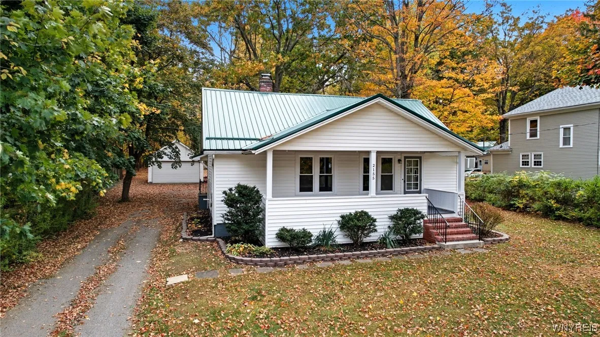 2155 Lakeview Road, Hamburg, New York 14085, Hamburg, New York 14085, 3 Bedrooms Bedrooms, 8 Rooms Rooms,1 BathroomBathrooms,Residential,For Sale,2155 Lakeview Road, Hamburg, New York 14085,0,B1646485